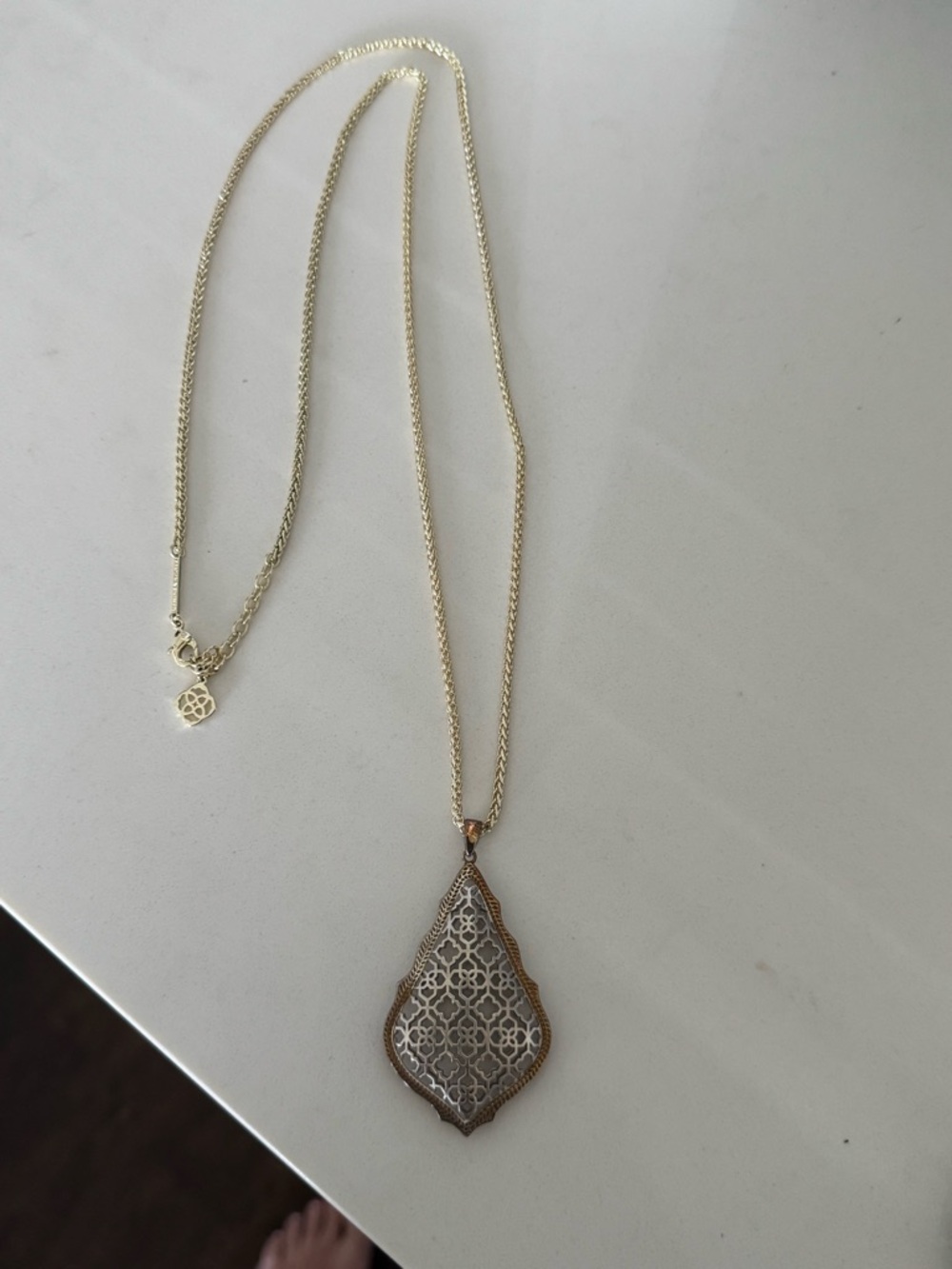 Kendra scott necklace